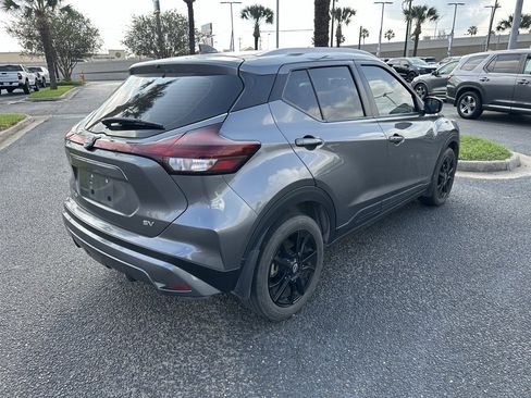 Used 2023 Nissan Kicks SV image 6