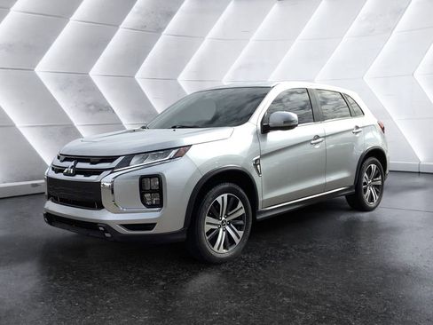 Used 2020 Mitsubishi Outlander Sport SE AWD/4WD image 3