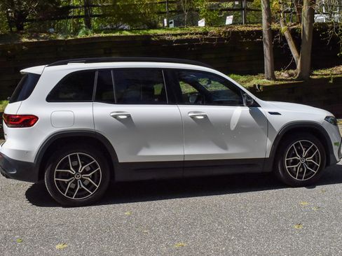 Used 2022 Mercedes-Benz EQB 350 4MATIC image 9