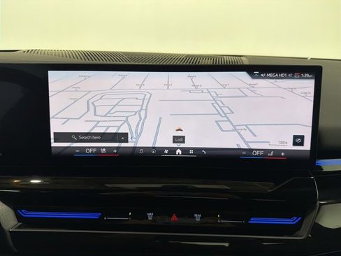 Used 2024 BMW 530i xDrive w/ Premium Package image 33