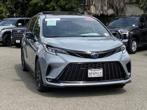 Certified 2025 Toyota Sienna XSE w/ XSE Premium Package FWD image 55