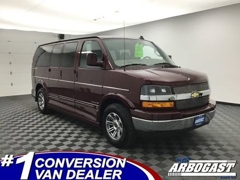 Used 2023 Chevrolet Express 2500 RWD image 1