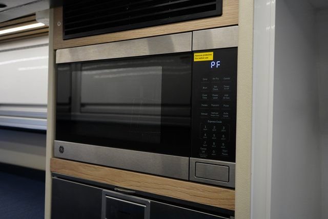 Used 2023 Mercedes-Benz Sprinter 2500 image 35