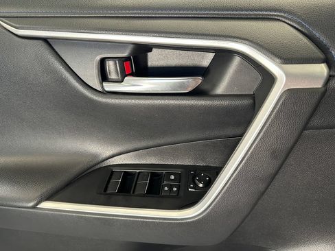 Used 2020 Toyota RAV4 XSE AWD/4WD image 18