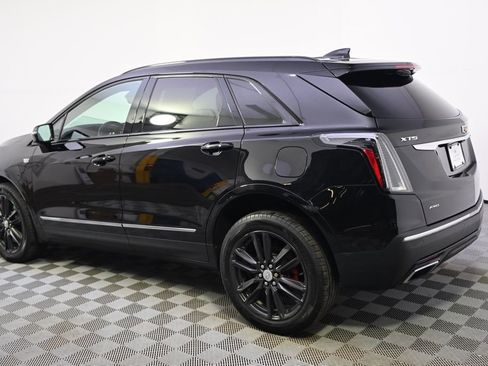 Certified 2023 Cadillac XT5 Sportv w/ Technology Package image 3