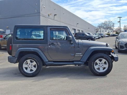 Used 2018 Jeep Wrangler Sport AWD/4WD image 26