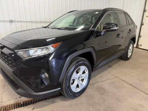 Used 2021 Toyota RAV4 XLE w/ Convenience Package AWD/4WD image 6