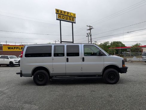 Used 2011 Chevrolet Express 2500 LS RWD image 6