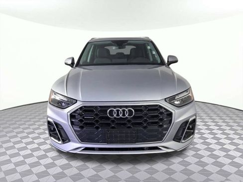 Used 2023 Audi Q5 2.0T Premium w/ Convenience Package AWD/4WD image 3