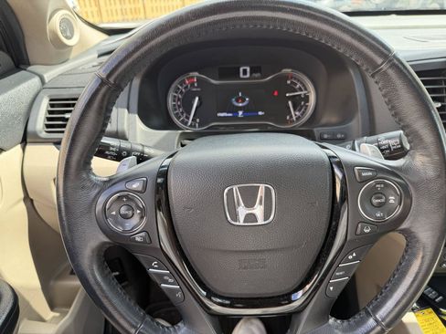 Used 2017 Honda Pilot Elite image 19