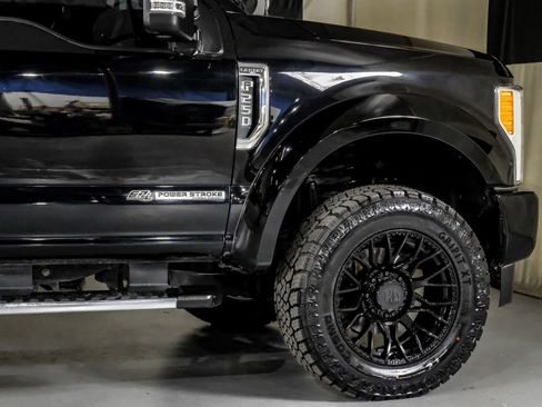 Used 2019 Ford F250 Lariat w/ Lariat Ultimate Package image 8