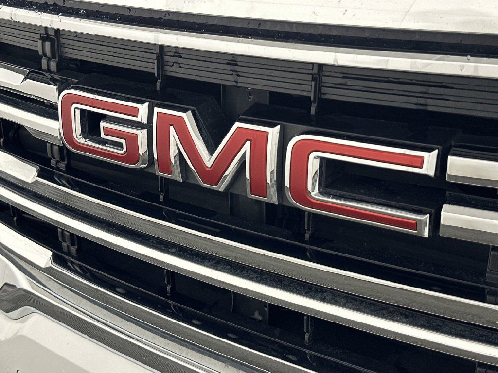 Used 2023 GMC Acadia SLT AWD/4WD image 35
