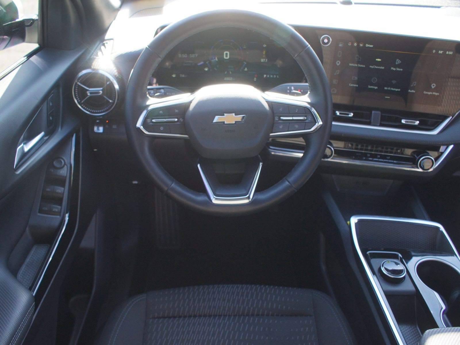 Used 2026 Chevrolet Equinox LT w/ Safety and Technology Package FWD image 5
