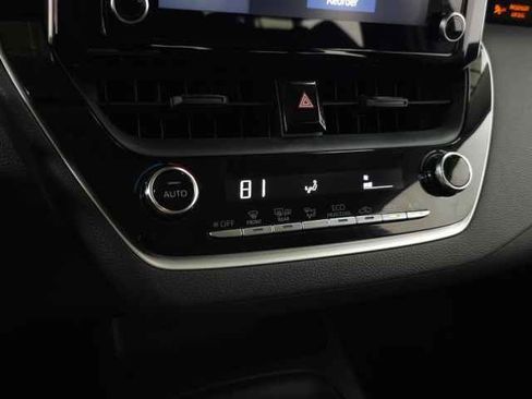 Used 2020 Toyota Corolla LE w/ LE Convenience Package image 25