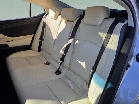 Certified 2022 Lexus ES 350 w/ Premium Package image 21