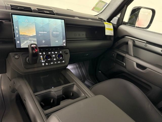 New 2026 Land Rover Defender 110 OCTA AWD/4WD image 22