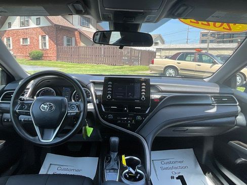 Used 2022 Toyota Camry LE FWD image 11