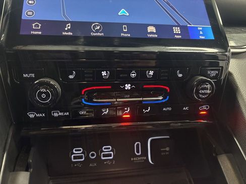 Used 2024 Jeep Grand Cherokee Trailhawk w/ Luxury Tech Group III AWD/4WD image 25