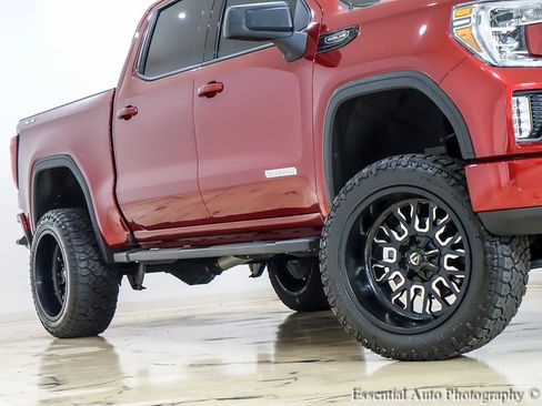 Used 2021 GMC Sierra 1500 Elevation w/ LPO, Elevation Black Package AWD/4WD image 4
