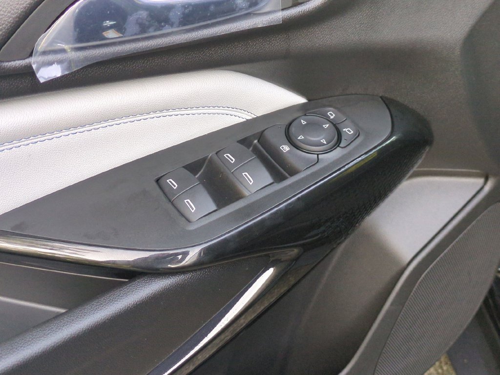 New 2026 Chevrolet Trax LT w/ LT Convenience Package FWD image 15