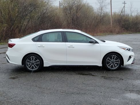 Used 2024 Kia Forte GT-Line w/ GT-Line Premium Package FWD image 4