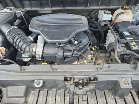 Used 2019 GMC Acadia Denali w/ Technology Package FWD image 17