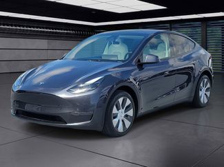 Used 2024 Tesla Model Y Long Range AWD/4WD video 1