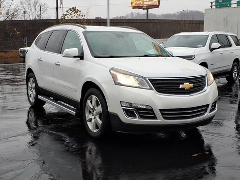 Used 2017 Chevrolet Traverse Premier image 5