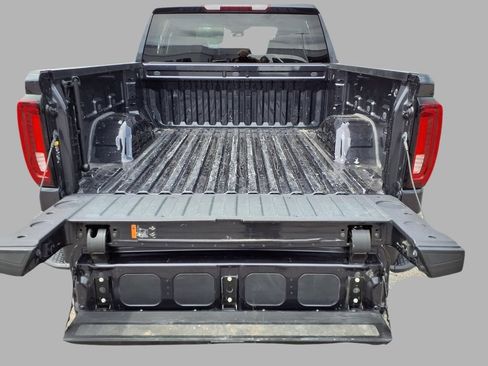 Used 2025 GMC Sierra 1500 SLT AWD/4WD image 26