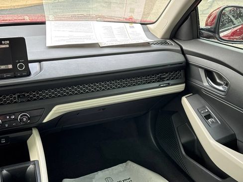 Used 2024 Honda Accord LX image 19