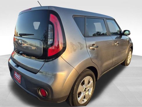 Used 2017 Kia Soul w/ Convenience Package image 4