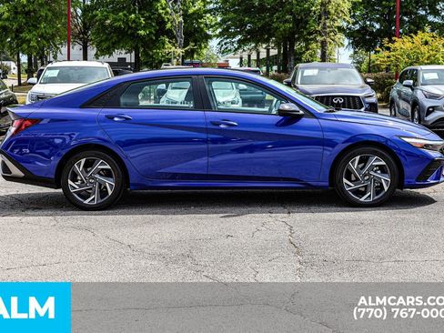 Used 2025 Hyundai Elantra Sport FWD image 10
