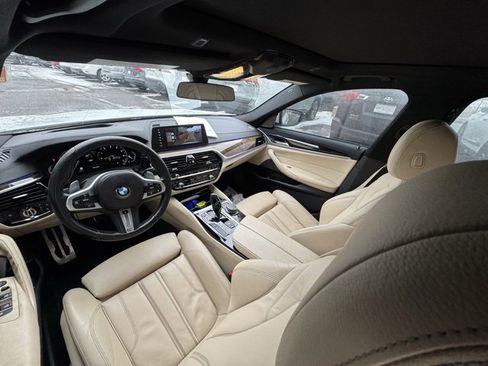 Used 2017 BMW 540i xDrive image 25