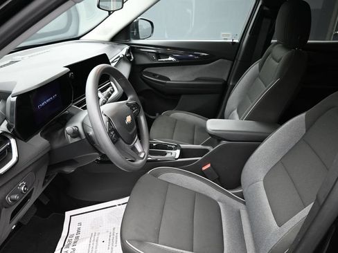 Used 2025 Chevrolet TrailBlazer LT FWD image 11