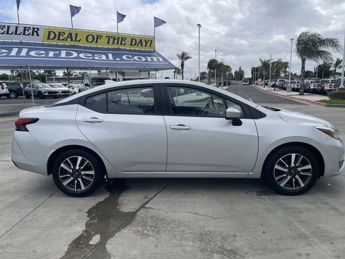 Used 2025 Nissan Versa SV FWD image 9