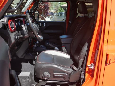 Used 2020 Jeep Gladiator Rubicon AWD/4WD image 3