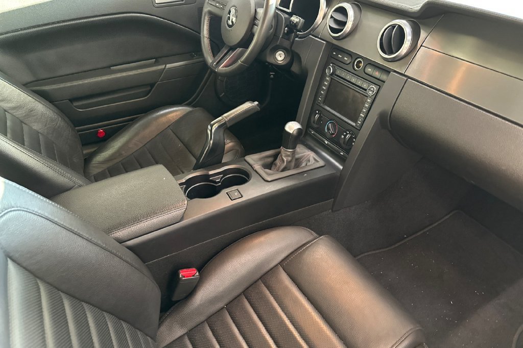 Used 2009 Ford Mustang Shelby GT500 RWD image 18