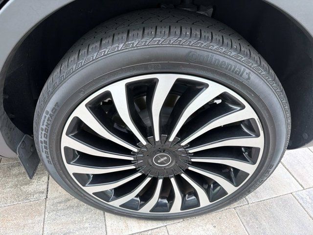 Certified 2022 Lincoln Nautilus Black Label AWD/4WD image 35