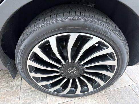 Certified 2022 Lincoln Nautilus Black Label AWD/4WD image 35