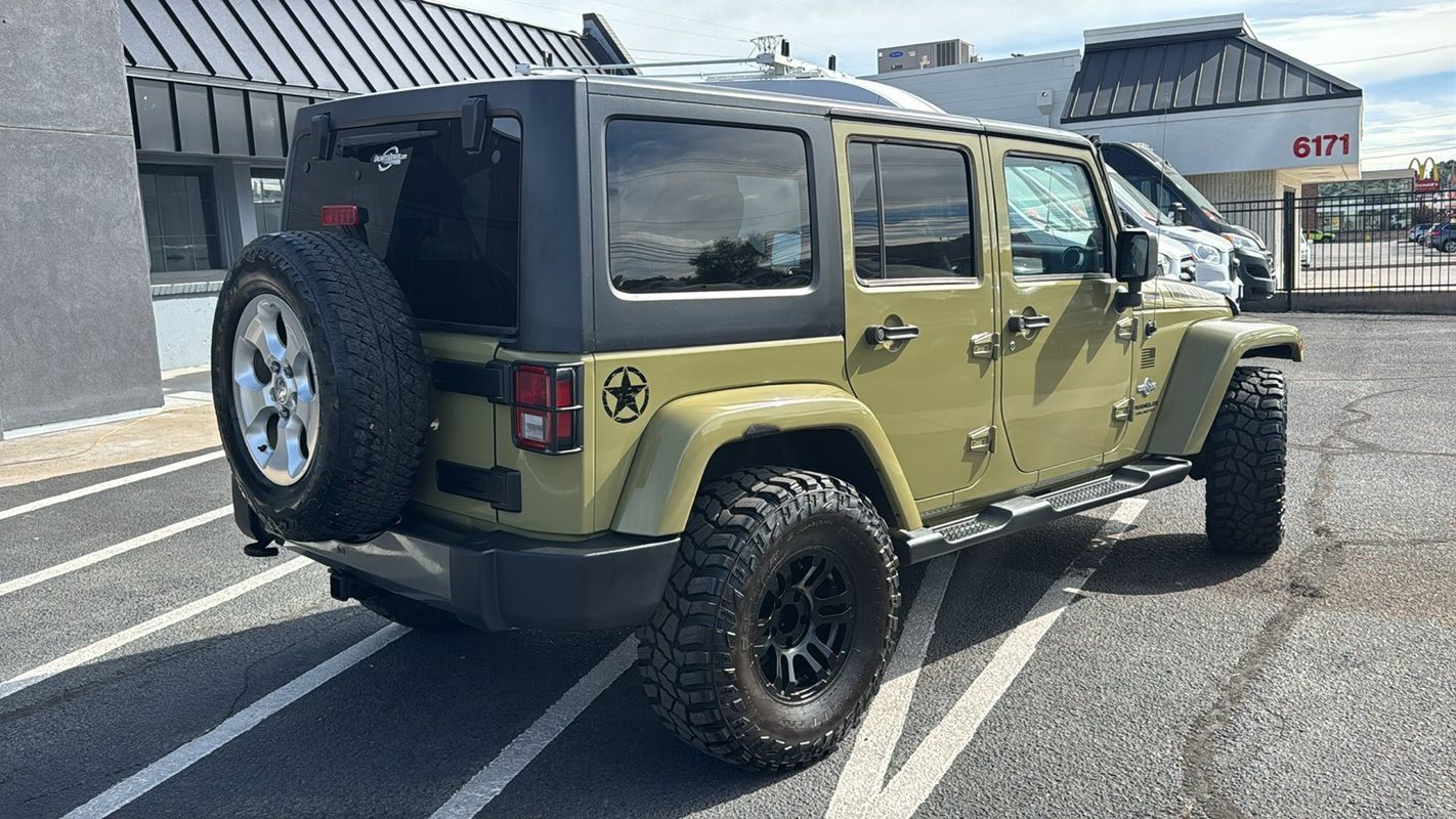 Used 2013 Jeep Wrangler Unlimited Sport AWD/4WD image 3