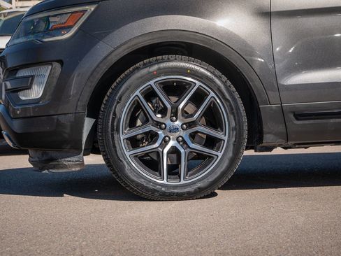 Used 2017 Ford Explorer Sport w/ Equipment Group 401A image 9