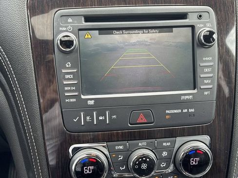 Used 2017 Chevrolet Traverse LT FWD image 27