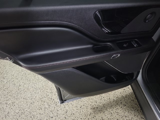 Used 2024 Lincoln Aviator Reserve w/ Jet Package RWD image 15