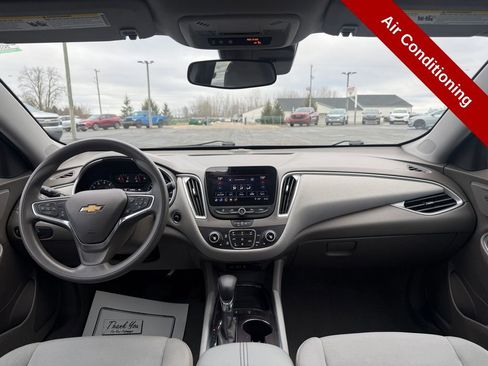 Used 2022 Chevrolet Malibu LT image 33
