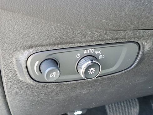 Used 2023 Chevrolet Equinox LT AWD/4WD image 8
