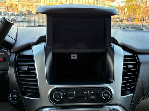 Used 2015 Chevrolet Tahoe LTZ AWD/4WD image 24