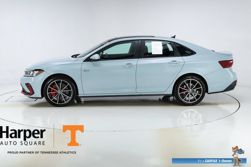 Used 2025 Volkswagen Jetta GLI Autobahn FWD image 39