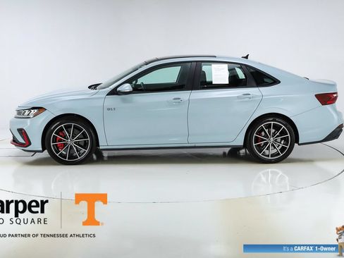 Used 2025 Volkswagen Jetta GLI Autobahn FWD image 39