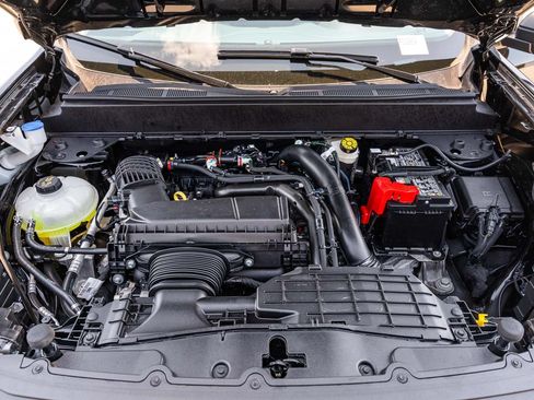 Certified 2026 Ford Maverick XL AWD/4WD image 20