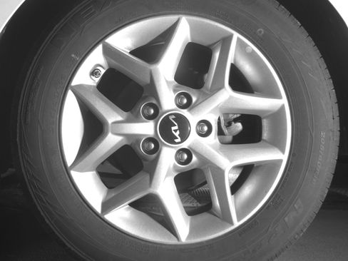 Used 2025 Kia Soul LX w/ LX Technology Package FWD image 14